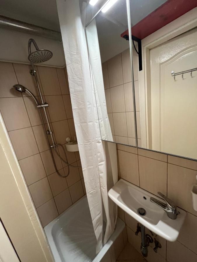 Tiny Private Apartment In Central Buda. Budapešť Exteriér fotografie